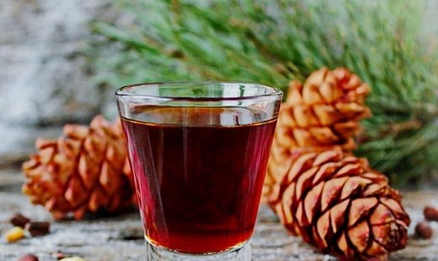 Для здоровья и кутежа: настойка на кедровых орешках на водке (8 рецептов) ogorody_dacha