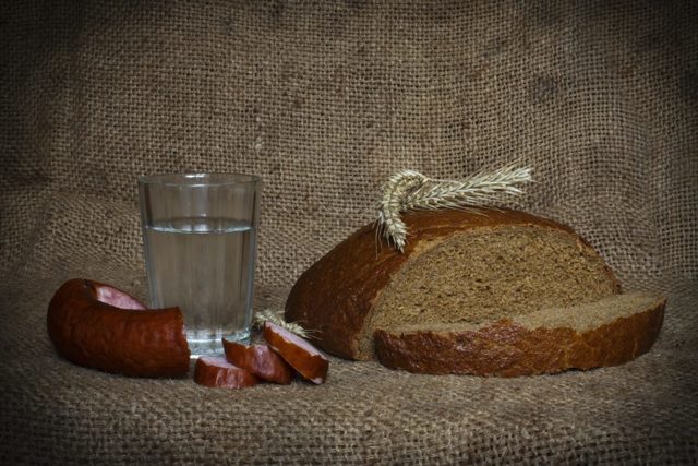 Самогон из хлеба (без дрожжей, солода, сахара) – рецепт браги