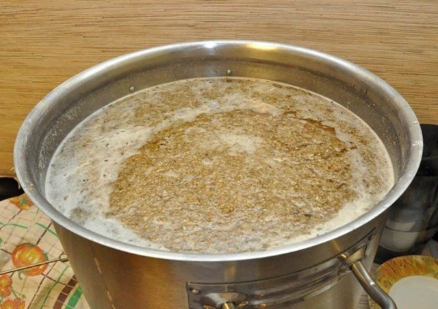 Самогон из солода (обычного и зеленого) - рецепт браги